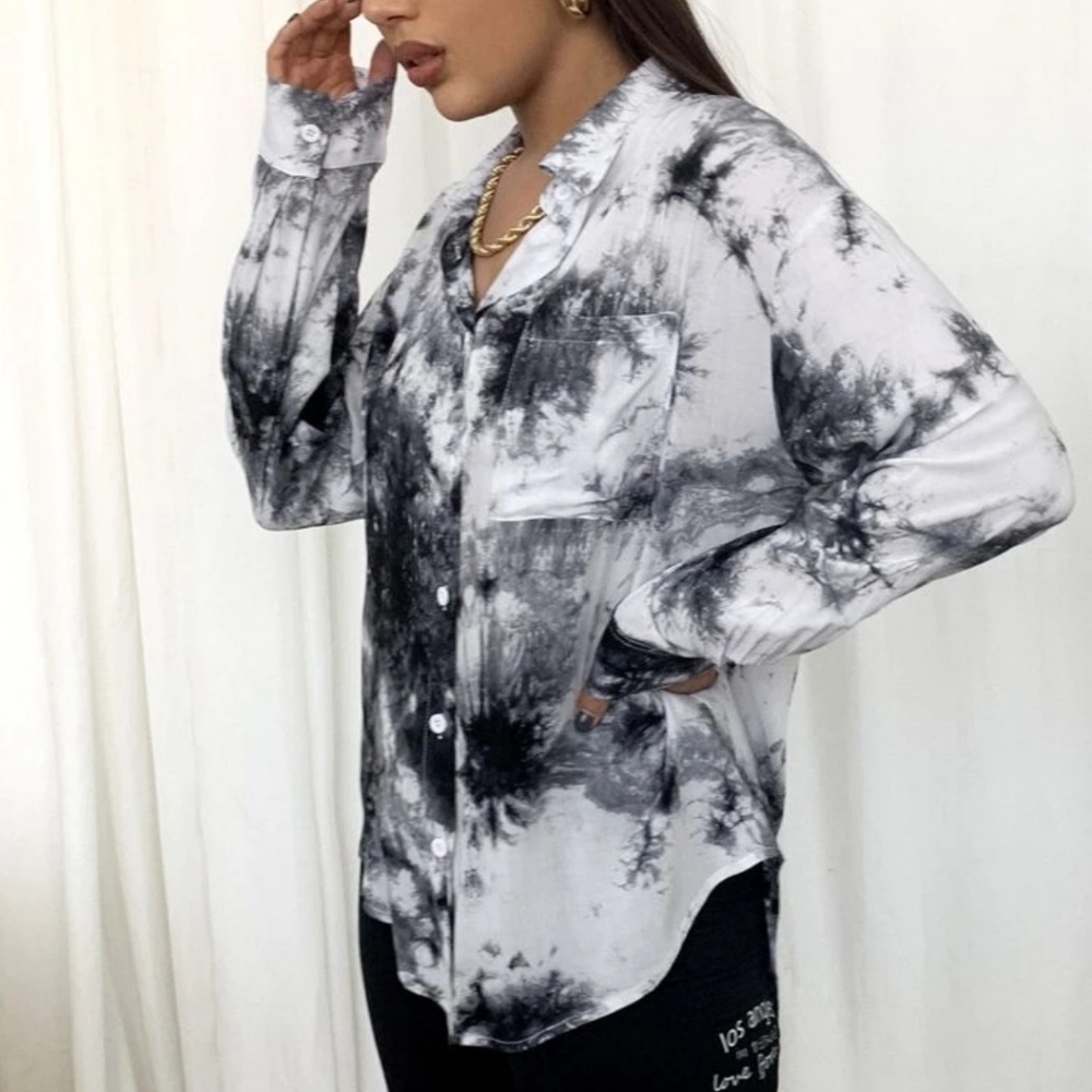 SHEIN Patch Pocket Tie Dye Curved Hem Blouse​